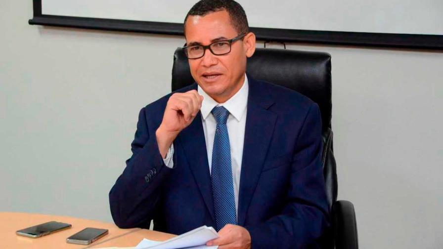 Eddy Olivares toma licencia del PRM para ser considerado como presidente de JCE