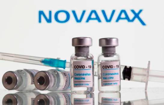 Novavax comienza a probar su vacuna contra el COVID-19 en adolescentes en EEUU