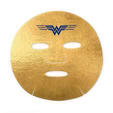 Ideal para preparar la piel, esta mascarilla Brightening Gold Prep Face Mask está personalizada con el logotipo de Wonder Woman.