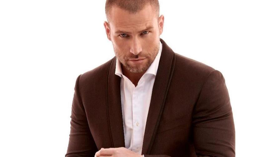 Rafael Amaya reaparece con nueva imagen y responde si volverá El señor de los cielos