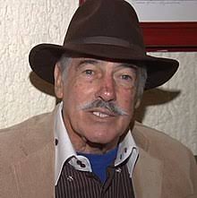 Andr&eacute;s Garc&iacute;a revela que el padre de Luis Miguel le pidi&oacute; ayuda para asesinar a su madre