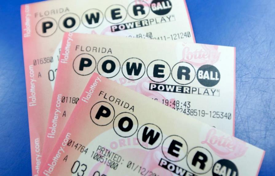 Ganadora de lotería en La Florida reclama sus 396.9 millones de dólares