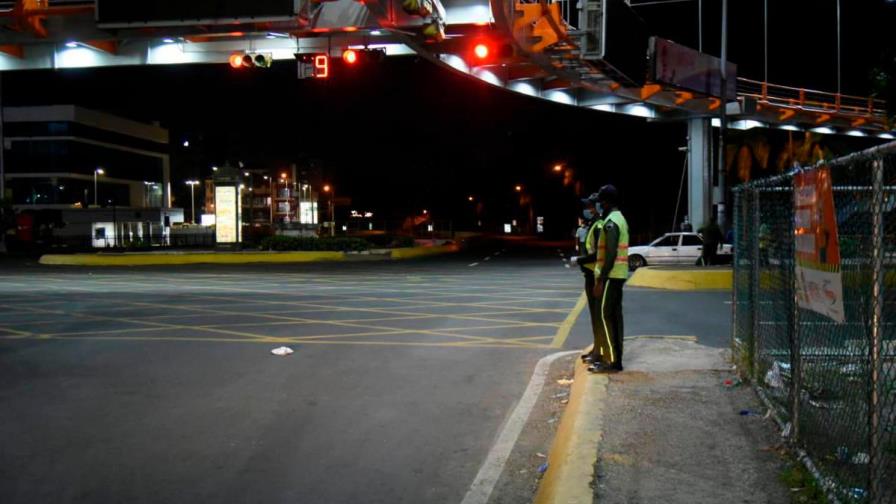 Toque de queda comenzará a las 8:00 de la noche a partir de este domingo