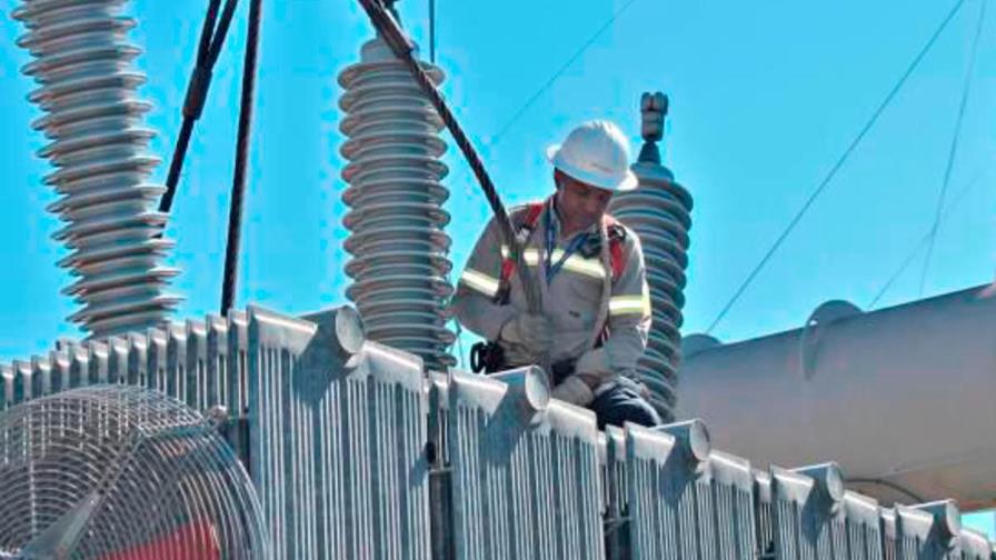 Gobierno y ADIE se reúnen para analizar puntos estratégicos del sector eléctrico