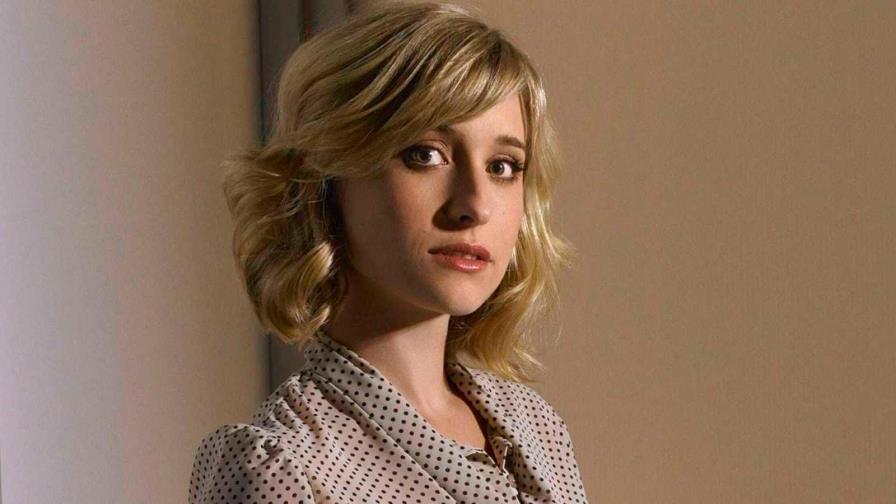 La actriz Allison Mack entra en prisión por su participación en secta 