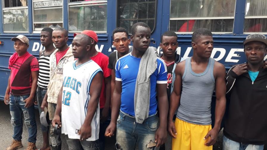 Las autoridades deportaron en marzo más de 11 mil indocumentados