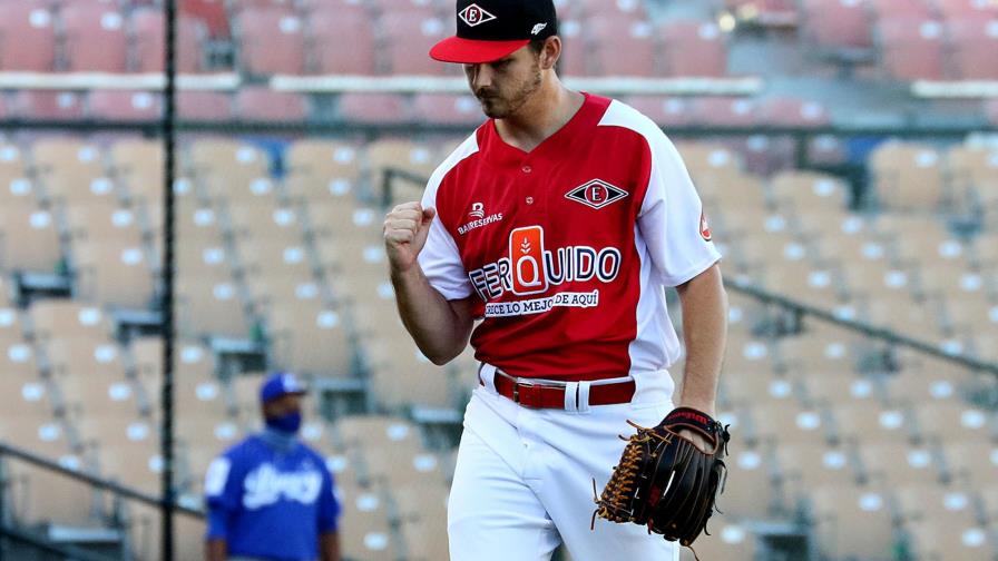 El Escogido repite al lanzador Drew Carlton