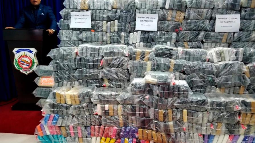 Investigan militares y agentes de la DNCD por coca ocupada en Haina Investigan militares y agentes de la DNCD por coca ocupada en Haina