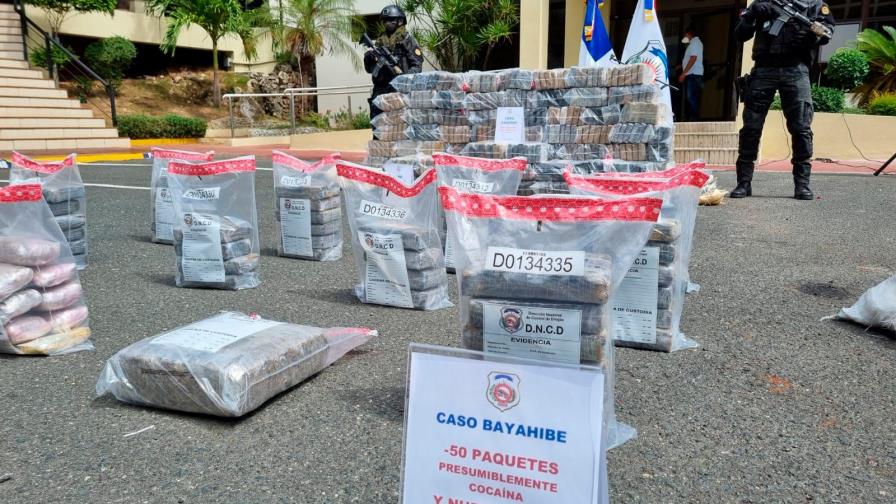 Decomisan 450 paquetes de droga en Puerto Caucedo y otros 50 en costas de Bayahíbe