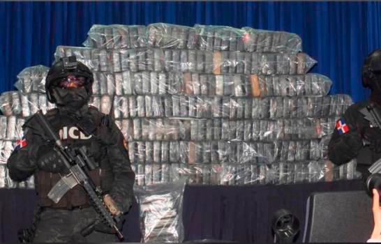 Envían a prisión a tres personas por 400 kilos de cocaína decomisados en Bonao 