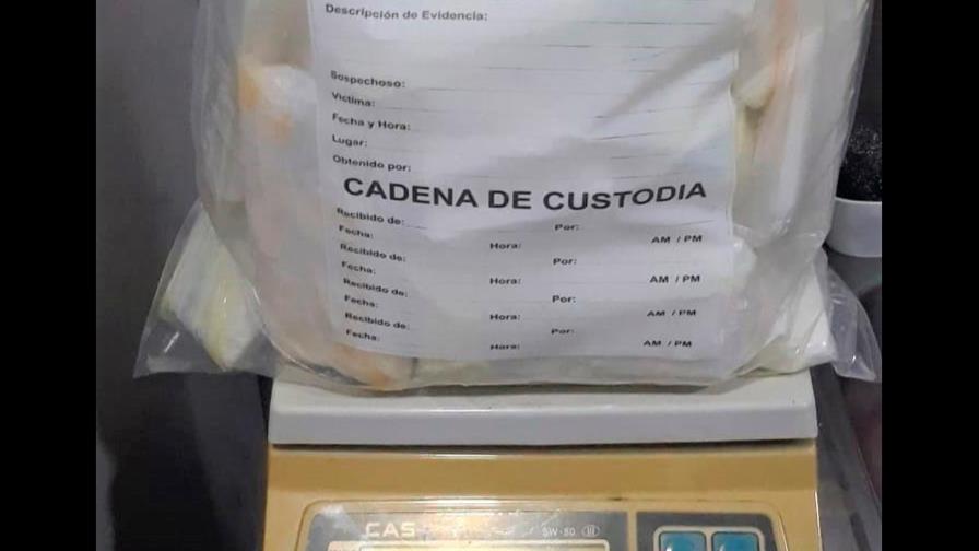 Decomisan 35 láminas de cocaína en una empresa de envíos internacionales