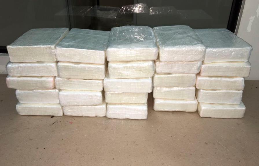 Apresan tres dominicanos y dos haitianos tras incautar 163 kilos de cocaína en Puerto Rico  