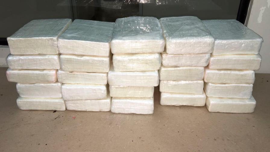 Apresan tres dominicanos y dos haitianos tras incautar 163 kilos de cocaína en Puerto Rico  