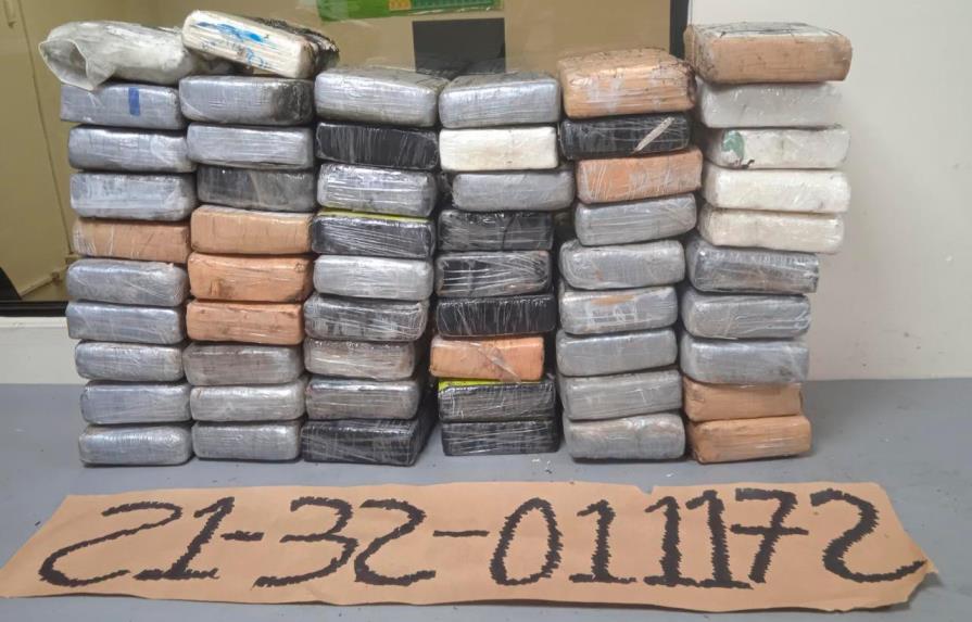 DNCD decomisa 57 paquetes de cocaína en puerto de Haina Oriental 