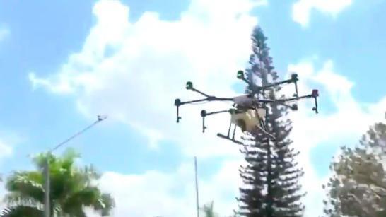 Alcalde de Santiago usará drones para desinfectar la ciudad