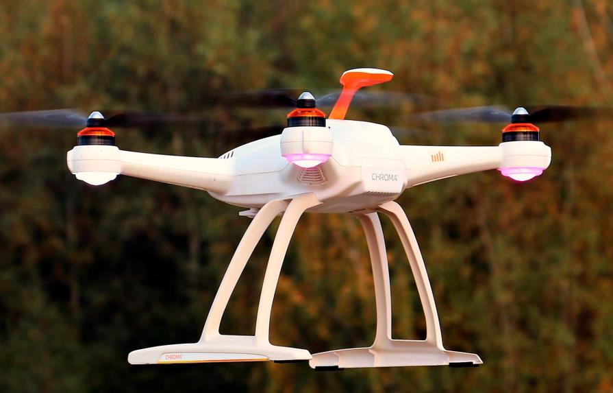 Drones sobrevuelan china para rociar desinfectante