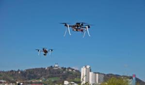 México opta por drones para vigilar frontera sur con caravana partida