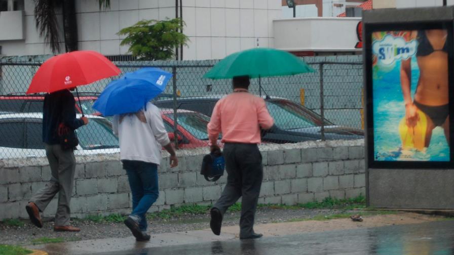 COE disminuye a siete las provincias en alerta; lluvias continuarán COE disminuye a siete las provincias en alerta; lluvias continuarán