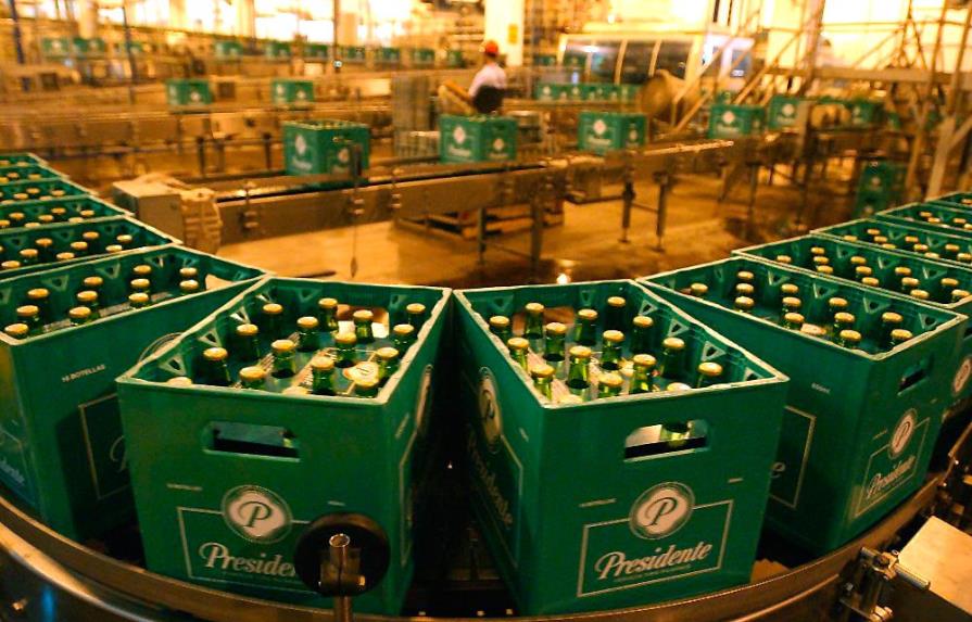 Cervecería reconoce baja disponibilidad de productos por escasez de botellas