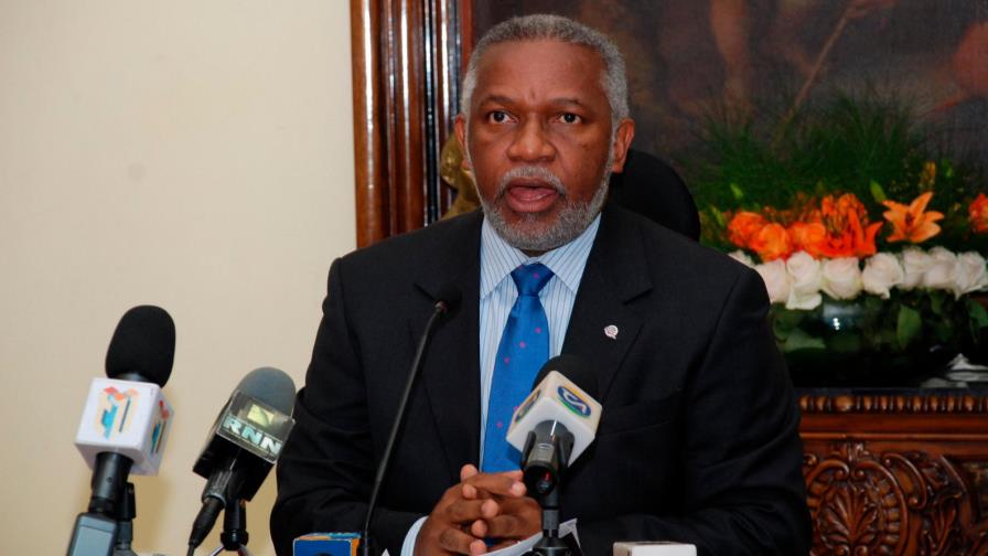 PLD explica protocolo de transición que fue acordado entre las comisiones de Medina y Abinader