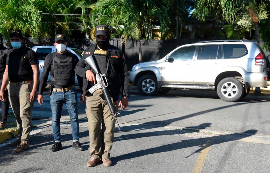 Seis de las siete armas de fuego ocupadas en oficina de Abel Martínez no tienen documentos
