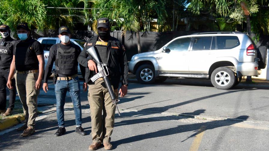 Seis de las siete armas de fuego ocupadas en oficina de Abel Martínez no tienen documentos