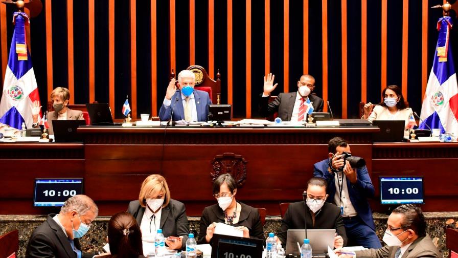 En el Senado 352 resoluciones buscaban que se instalaran más  oficinas 