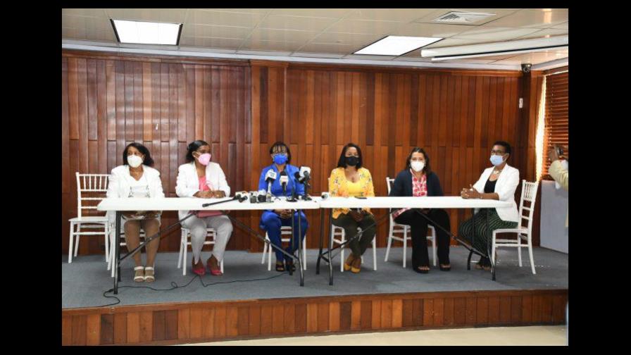 Gobierno nombrará 1,500 enfermeras para enfrentar COVID-19