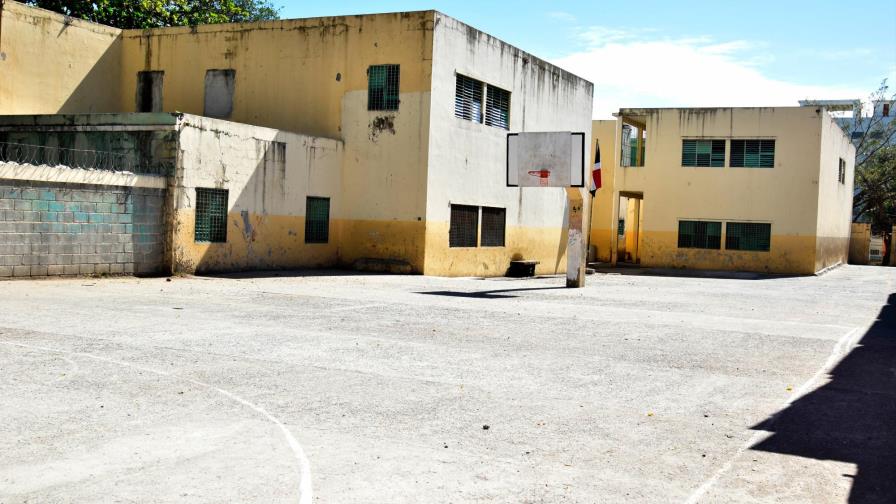 Educación anuncia que hará reparaciones menores en 10 escuelas