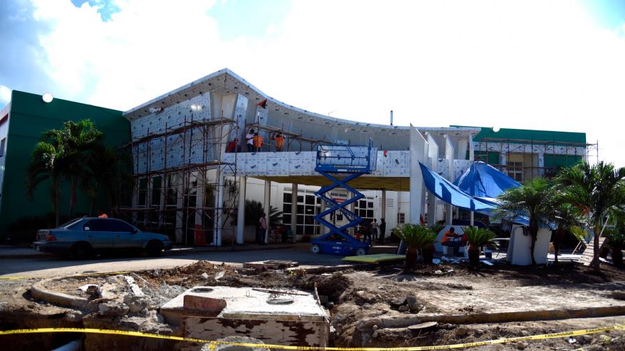 Agilizan trabajos de reconstrucción del hospital infantil Arturo Grullón en Santiago