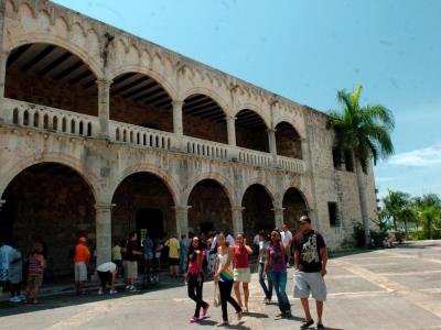 Abren Alcázar de Colón tras renovación de tres años