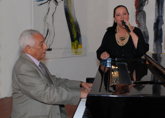 El maestro Rafael Solano acogió a Luchy Vicioso cuando era una niña en “La hora del Moro”.