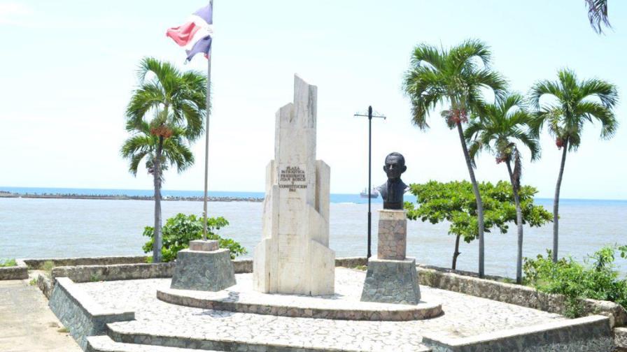 Alcaldía del Distrito condena vandalismo en plaza Juan Bosch