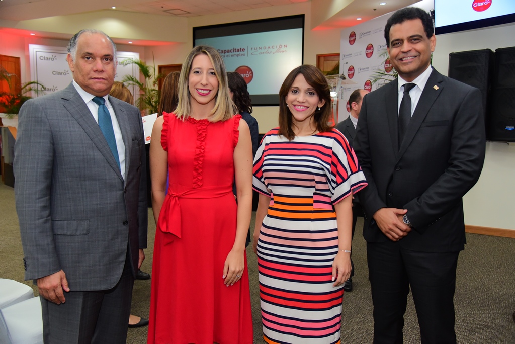 Pedro Rodríguez, Mónika Harel, Tammy Vásquez y Neil Checo