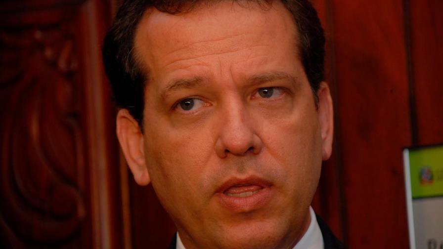 Industria y Comercio favorece que se mantenga toque de queda para fin de año