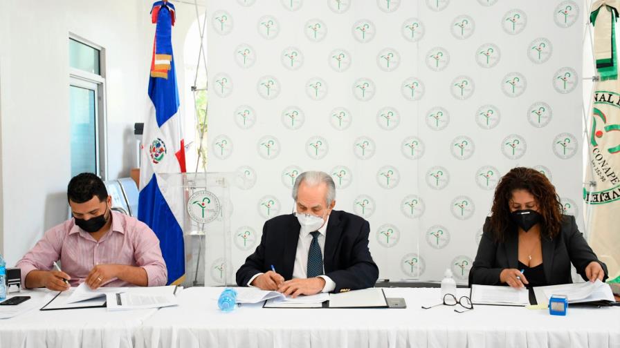 Conape garantiza alimentación para los adultos mayores durante los próximos cuatro meses