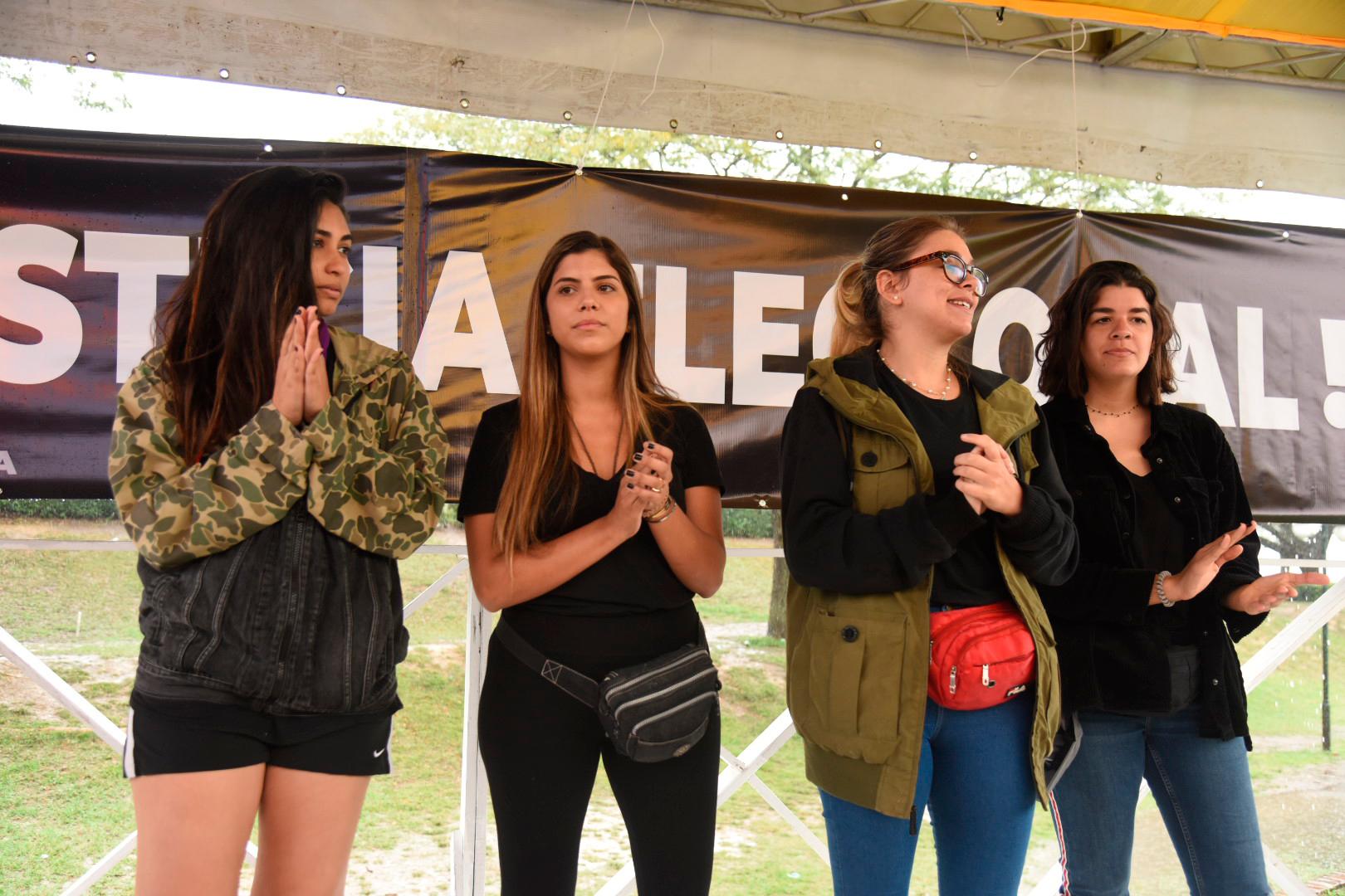 Jóvenes que participaron en la agrupación de hoy.