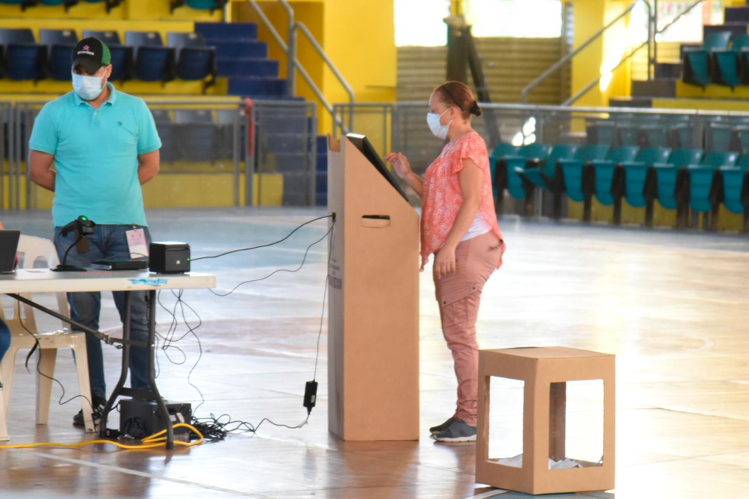 Las votaciones iniciaron a las 8:00 de la mañana.