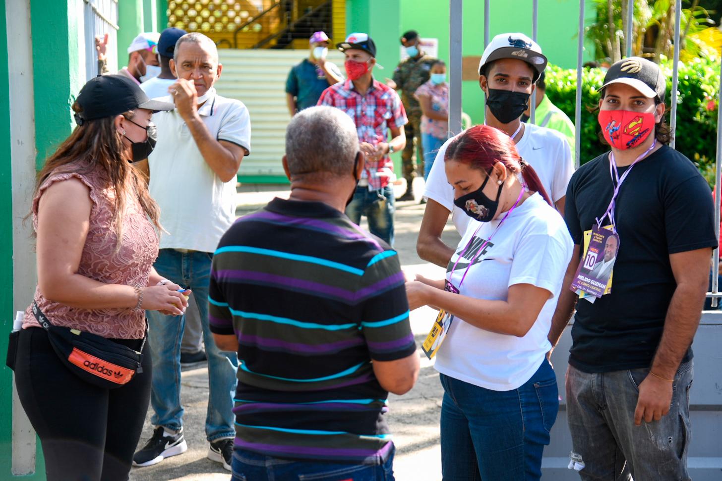 Las votaciones iniciaron a las 8:00 de la mañana.