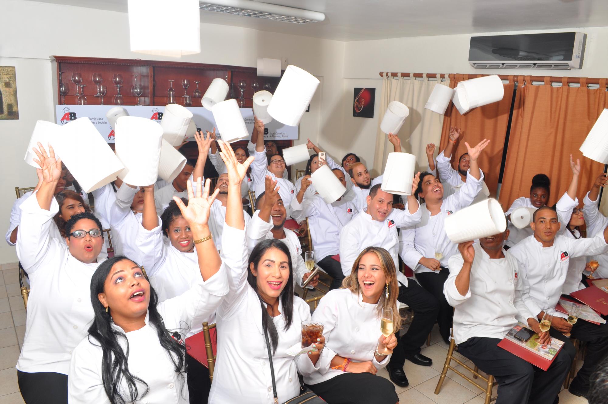 Worldchefs reconoce a las instituciones que ofrecen programas de capacitación en arte culinario y que cumplen o superan los estándares globales establecidos por su Comité de Educación. 