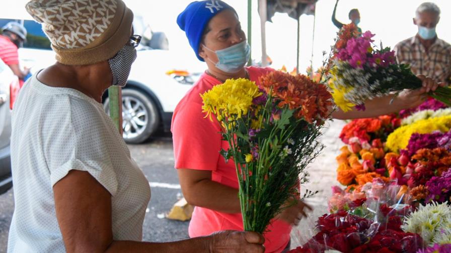 San Valentín activa el comercio en las calles de Santiago