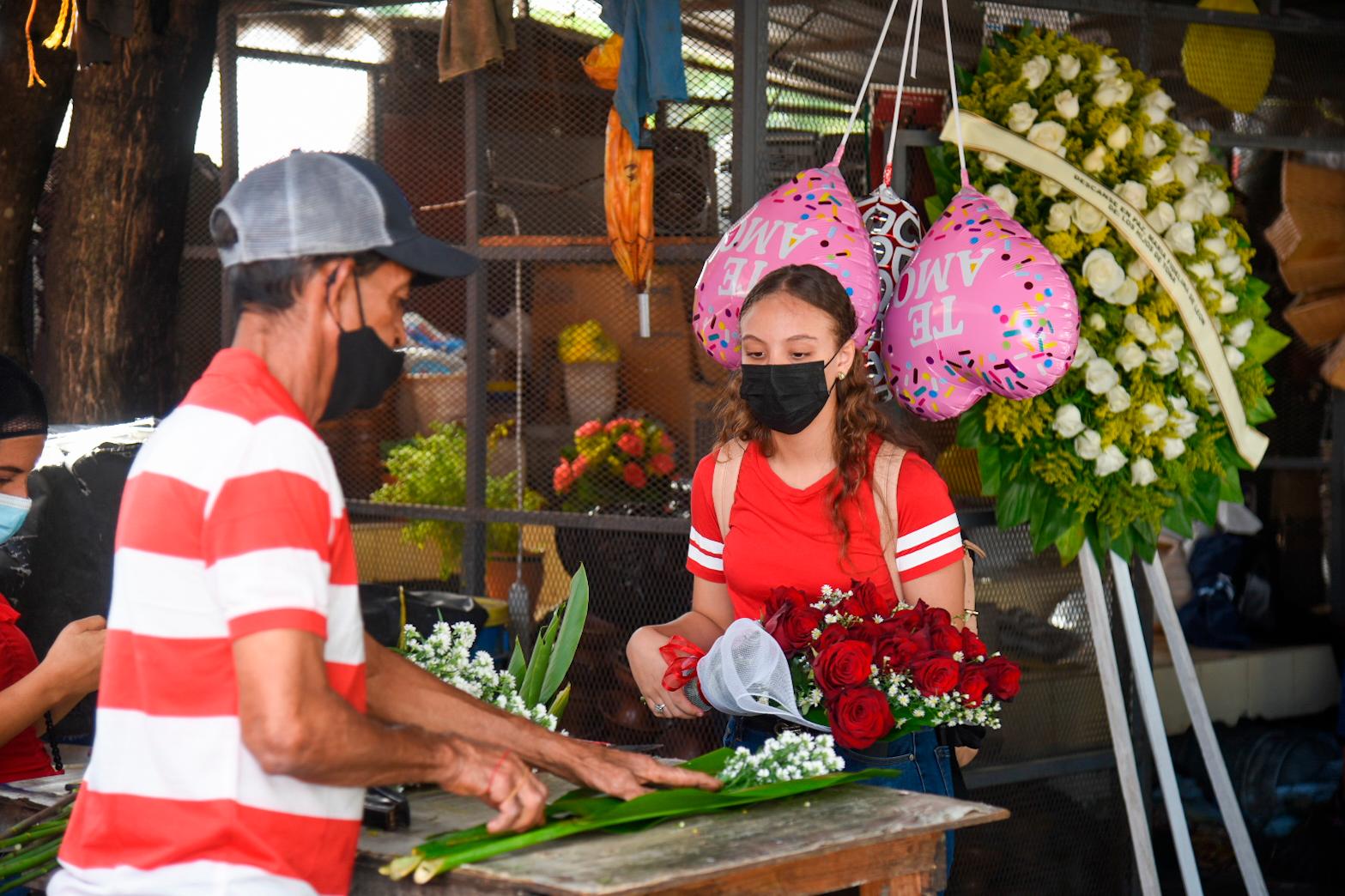 Los globos se venden a $200 pesos cada uno.