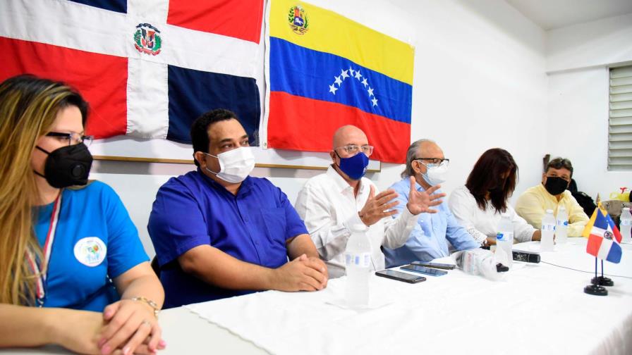 En Santiago habilitan ventanilla para venezolanos que buscan regular su estatus migratorio