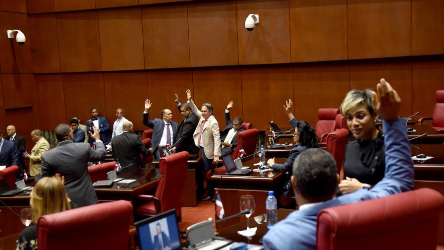 Senado aprueba bonos por  más de RD$190,090 millones y préstamos por US$300 millones con el BID