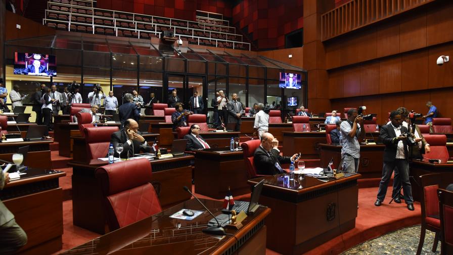 Ministro de Trabajo dice seguro de cesantía no afecta a trabajadores Ministro de Trabajo dice seguro de cesantía no afecta a trabajadores