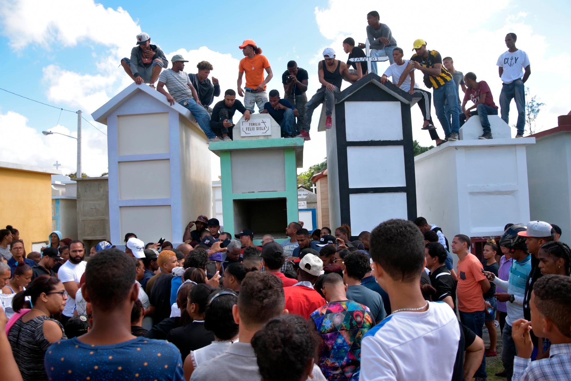 Amigos y familiares de Ignacio Alfonso Abreu acudieron a darle el último adiós. 