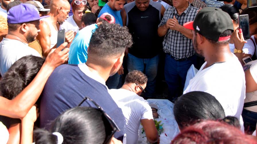 Familiares de joven ultimado por policías reclaman justicia 