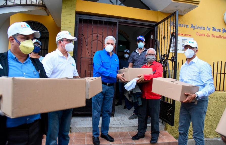 PRM entrega 200 raciones alimenticias en sector de Santiago