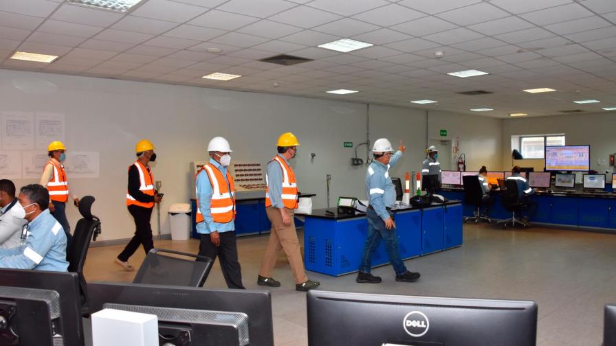 Administrador de Punta Catalina explica cómo manejan cenizas para evitar daños ambientales