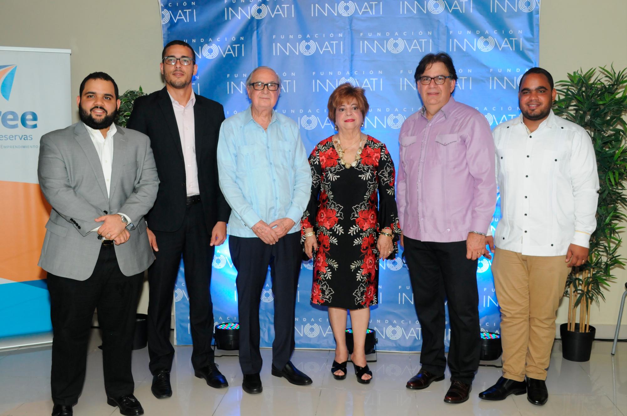 Rubí Bretón, Wilfredo De León, Luis Sánchez Noble, Mildred de Sánchez Noble, José Miguel Pacheco y Alan Fernández.